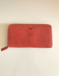 New Roots wallet - never used 