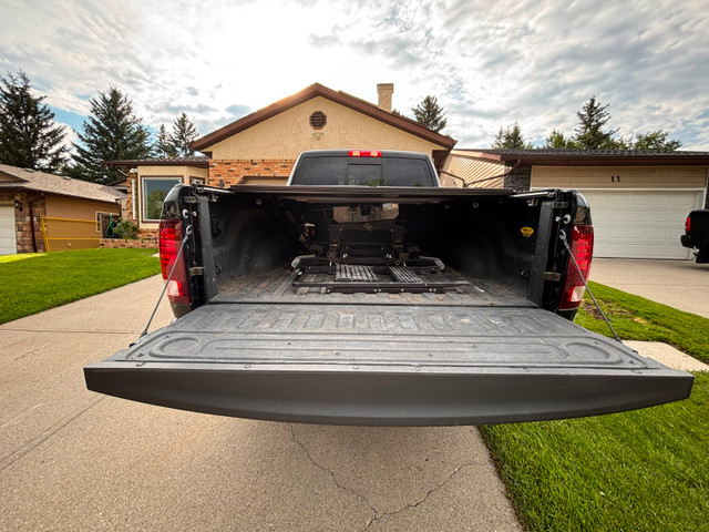 2018 Ram 3500 Laramie crew cab 4x4 in Cars & Trucks in Calgary - Image 2