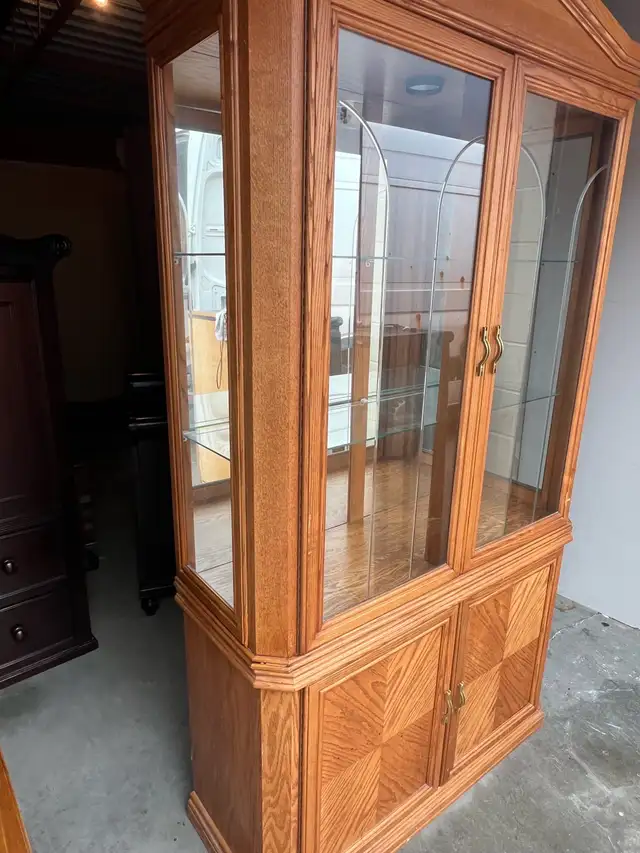 Free delivery used Wooden China Cabinet with Glass Doors63826839545345124