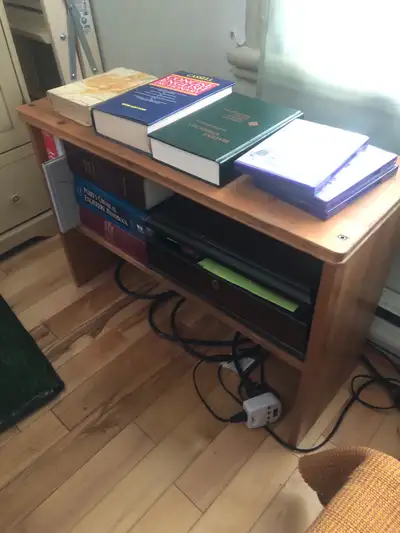 Petite bibliothèque en bois