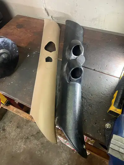 Pillar pod dodge ram , pitman arm new (3rd gen ) , dodge dually wheels , nv4500 flywheel . Timing ca...