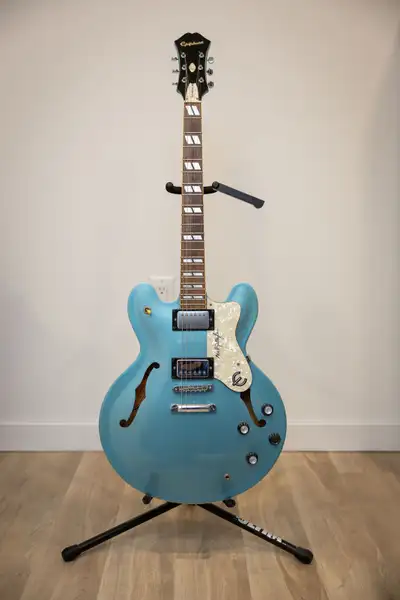 Epiphone Supernova Manchester Blue Noel Gallagher, View more
