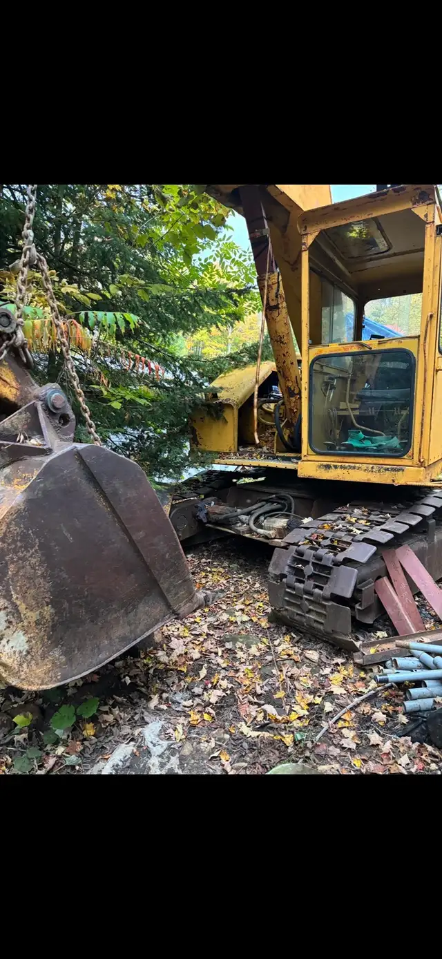 16-Ton Drott 40 EC Tracked Excavator $5,500 – Rolls Freely, Sol | Heavy ...