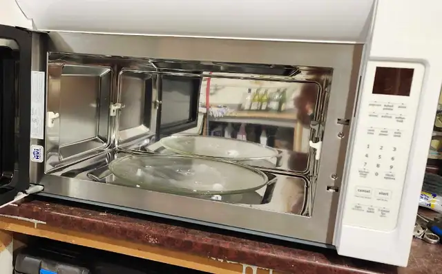 Maytag Over-The-Range Microwave598239504195932161