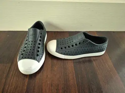 Black Native shoes Woman size 7 (M5), View more