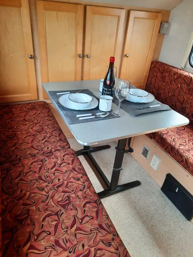 TAB 320   2008  ****Extra porte sur le côté rangement**** in RVs & Motorhomes in Longueuil / South Shore - Image 11