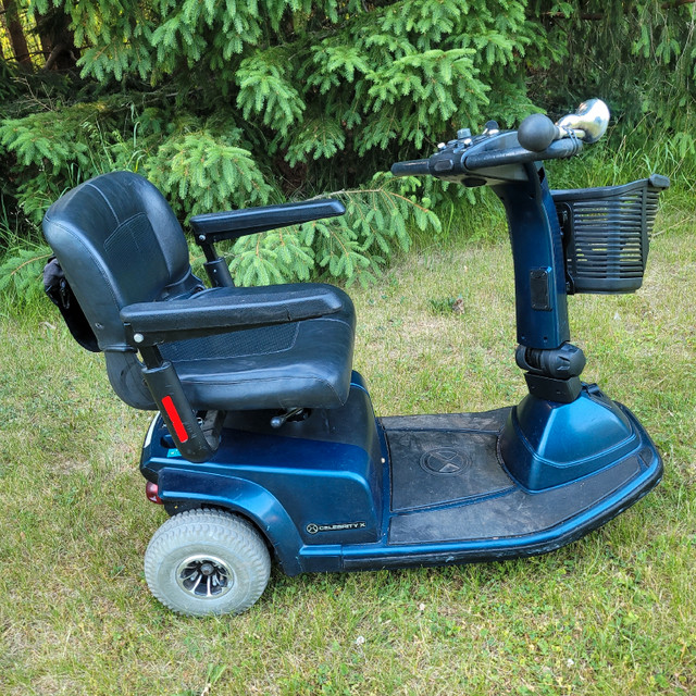 PRIDE CELEBRITY X MOBILITY SCOOTER Health & Special Needs London