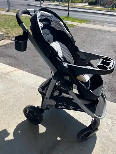 Complete package - Graco stroller + car seat BASE + car seat, View more