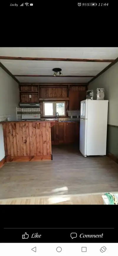 WAS NEWLY RENOIVATED, ONE BED MAIN FLOOR APT. MINIMUM 1 YEAR LEASE. Or winter lease only .u$1,500/mo...