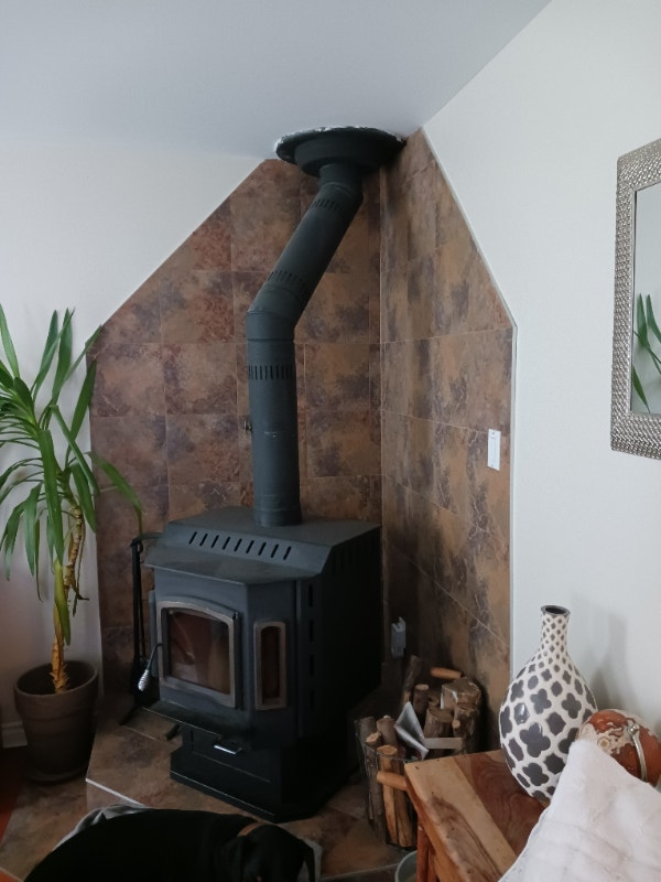 Drolet Wood Stove for Sale / Poêle à bois Drolet à vendre Stoves