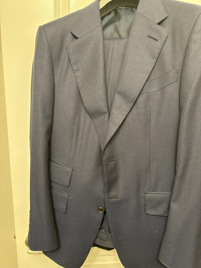 Blue textured blue Tom Ford suit in Men's in City of Toronto