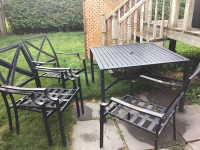  Patio /deck  table and chairs $50 OBO 