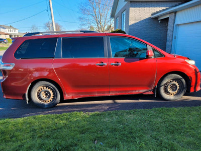 2013 Toyota Sienna SE