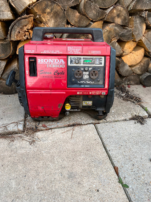 Honda 800Ex generator in Outdoor Tools & Storage in Edmonton
