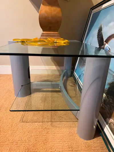 Glass coffee table, 2-tier. Lamp is also for sale. Copperfield area