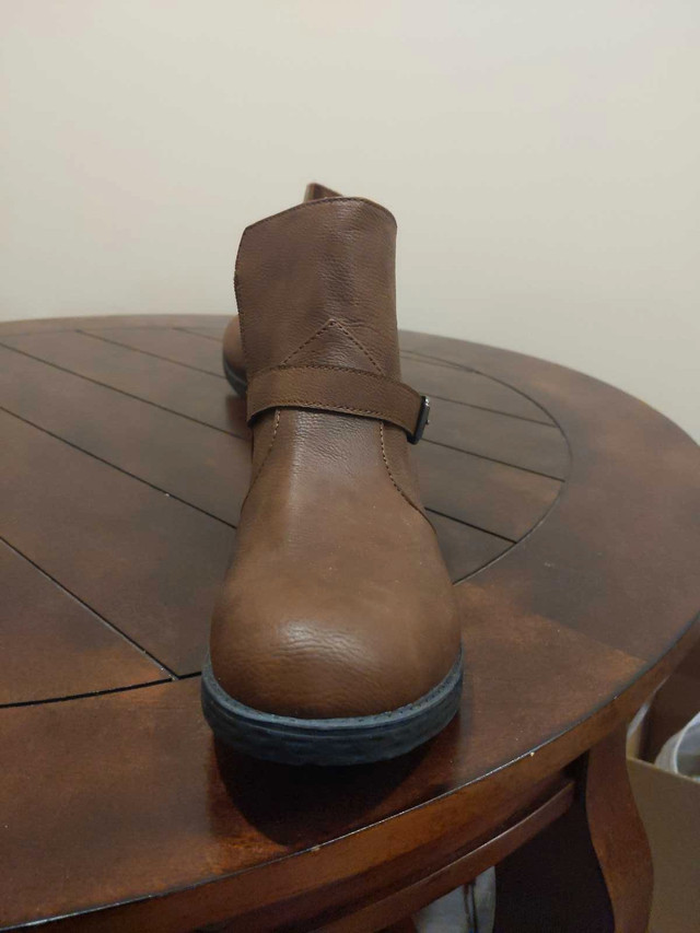 Women's Boots Size 11 in Women's - Shoes in St. Catharines - Image 2