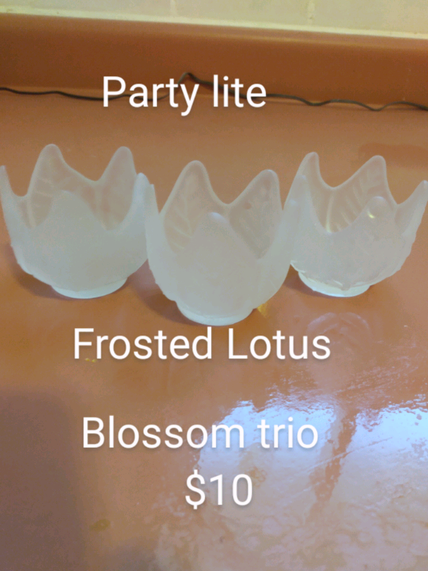 PartyLite frosted Lotus blossom trio