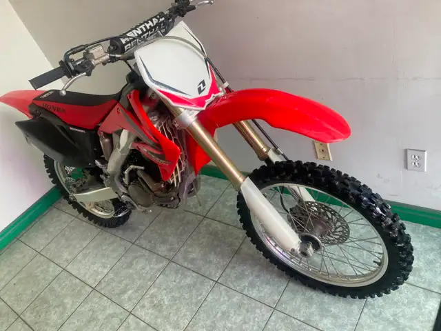 2007 CRF250R in Dirt Bikes & Motocross in Mississauga / Peel Region - Image 3
