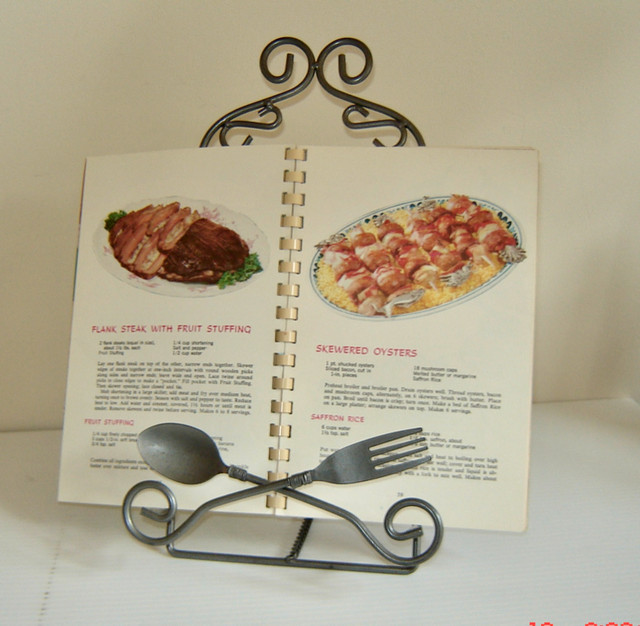 Metal Book Stand, Cookbook Holder KItchen Recipe Easel in Kitchen & Dining Wares in City of Toronto - Image 2
