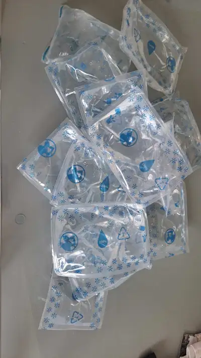 12 water packs -  reusable freeezable - Pickering 