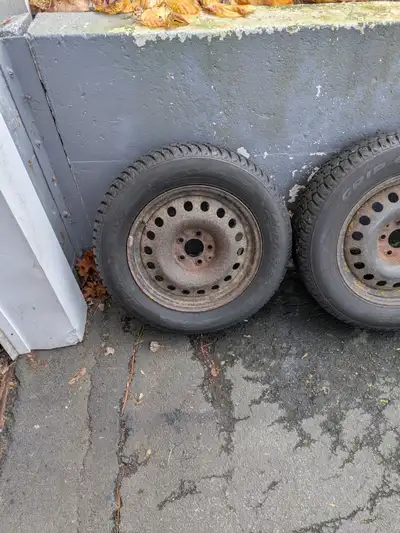 4 Antares Grip 60 ice tires 225-65-17 on rims for Honda CRV One tire is not holding air, not sure if...