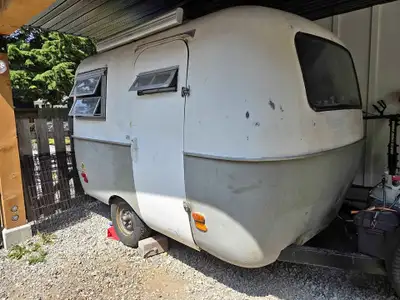 Beautiful and very clean 1971 13-foot Boler, white with grey/green interior. This is a classic vinta...