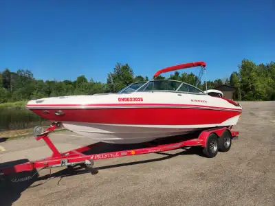 2006 Rinker 226 Captiva Very attractive "Ferrari of bowriders", known for its versatility and sporty...