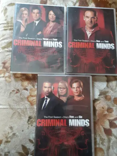 This is the first season of the hit show Criminal Minds. This 6 disk dvd contains the first 22 episo...