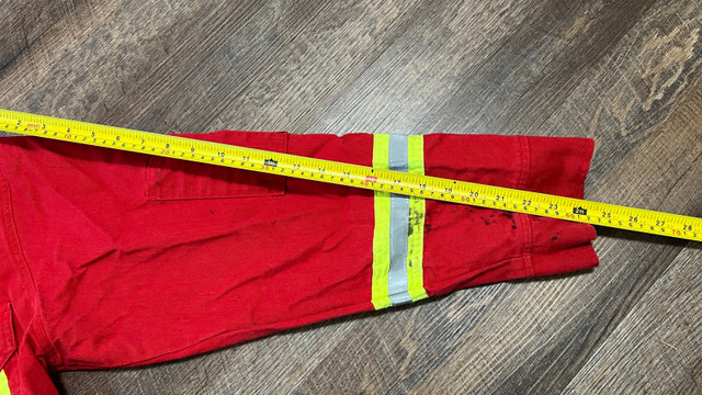 Coveralls  Red FR size 44 in Men's in Markham / York Region - Image 4