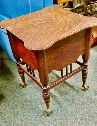 STUNNING VINTAGE ORNATE WOODEN SIDE TABLE WITH GLASS/BRASS LEGS, View more
