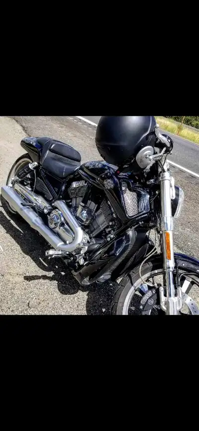 2014 vrod muscle for sale. 90%tread on both front and rear tires. Vance and hanse exhaust. 23627km....