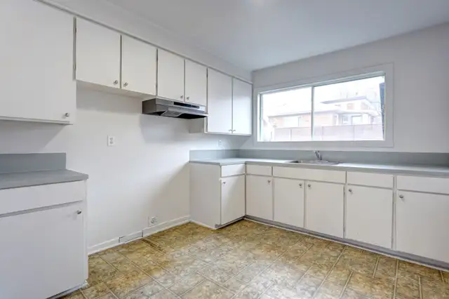 Beau 3 1/2 à Ste-Thérèse - internet inclus - libre immédiatement