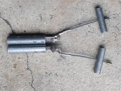 2 vintage glass removal tools