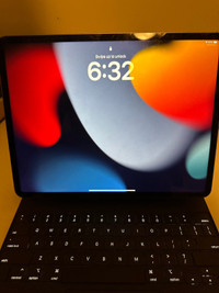 iPad Pro 12.9 inch plus iPad Magic Keyboard 