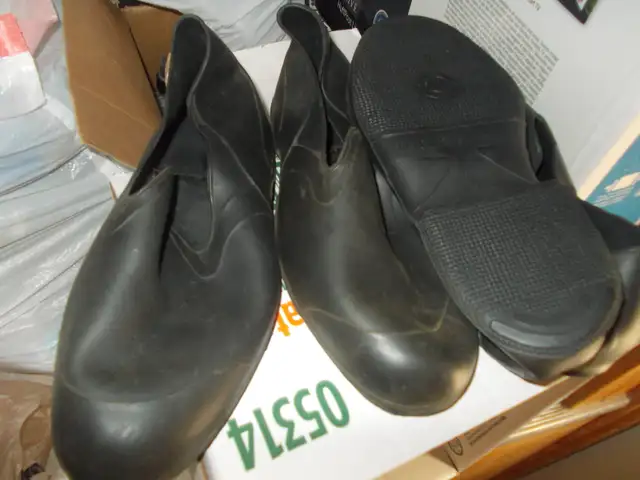 COUNTRY WESTERN THEMED ITEMS-Your choices-OFFERS!!!! in Men's in Calgary - Image 3