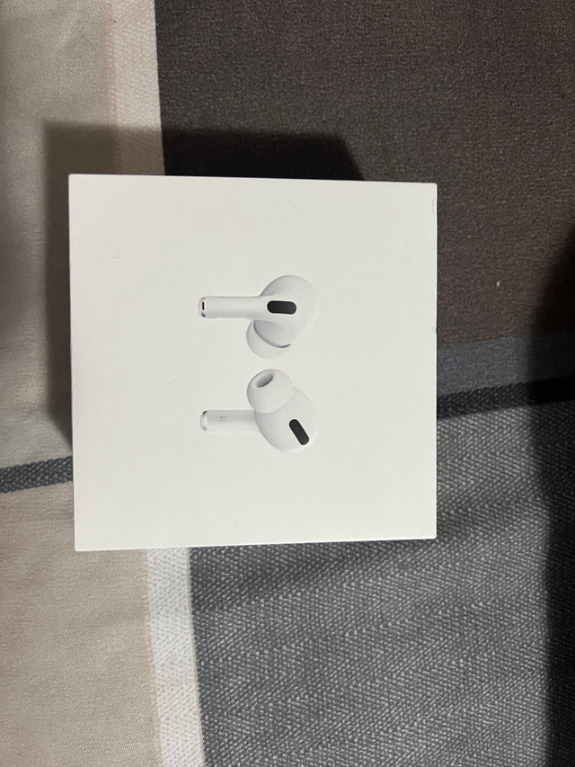 Airpods Pro 2nd Generation  in Headphones in Mississauga / Peel Region - Image 4