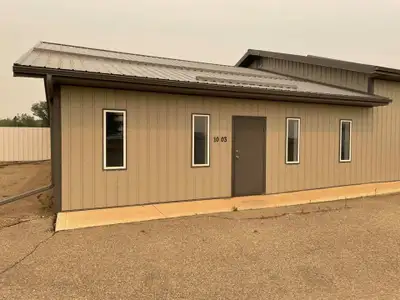 Office Space for Lease in Weyburn, SK Prime Location at 1005 Railway Avenue Size: 1,044 Square Feet...
