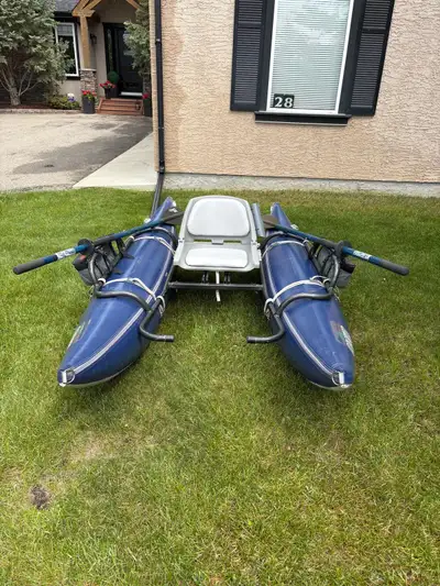 Outcast PAC 800 pontoon boat 8 foot length- 300 lb capacity- class 3 river c/w high volume reversibl...
