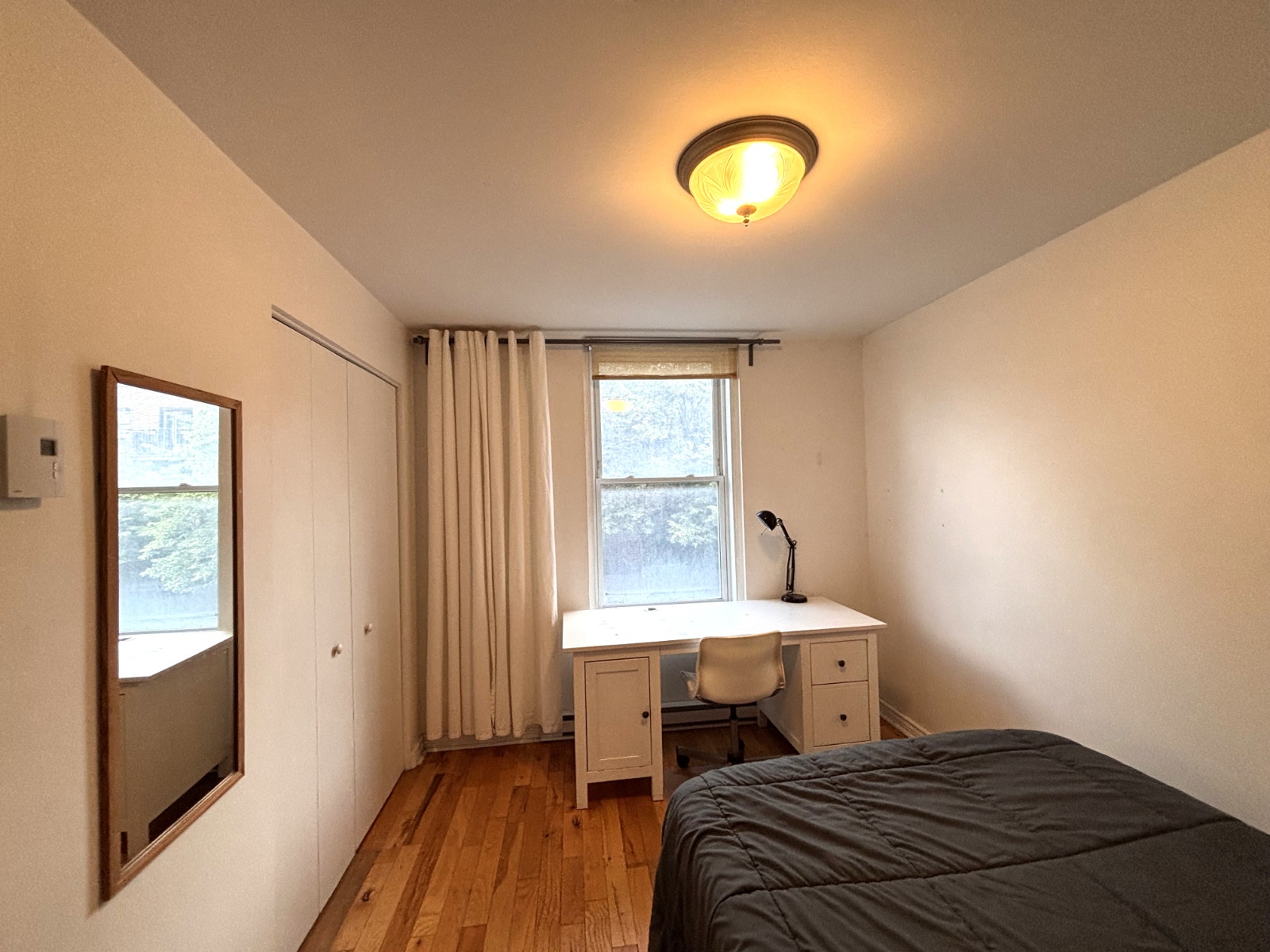 room in a beautiful apartment; perfect location – Lionel Groulx — photo 1