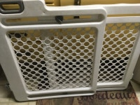 Baby fold up crib/playpen and baby gate