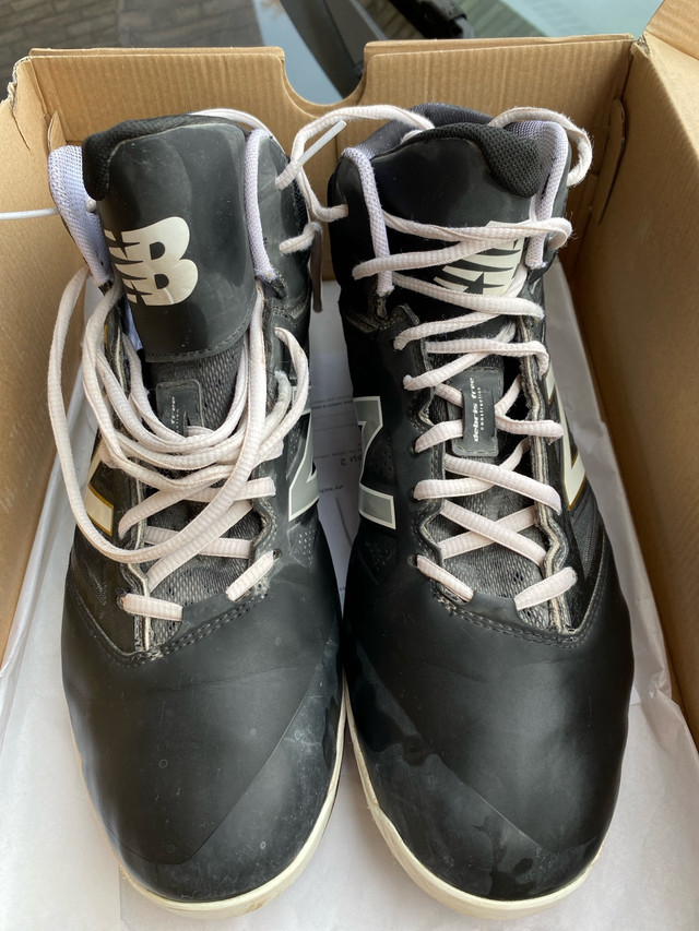 11.5 2E (wide) New Balance High Baseball-Softball Cleats in Men's Shoes in Markham / York Region