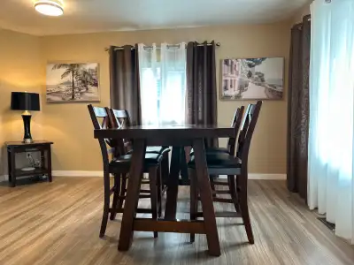 Cozy Spacious 3- Bedrooms Place