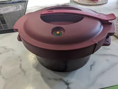 Autocuiseur (presto) de marque Tupperware. En parfait état., View more