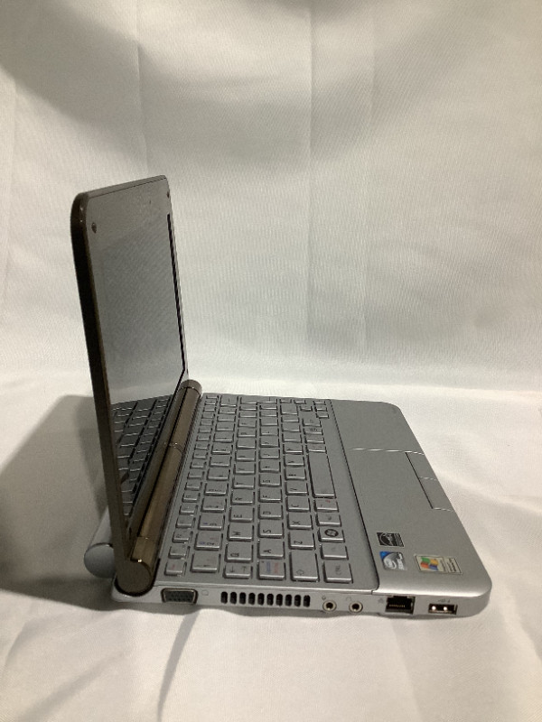 Toshiba NB200 Series Laptop Notebook in Laptops in City of Toronto - Image 2