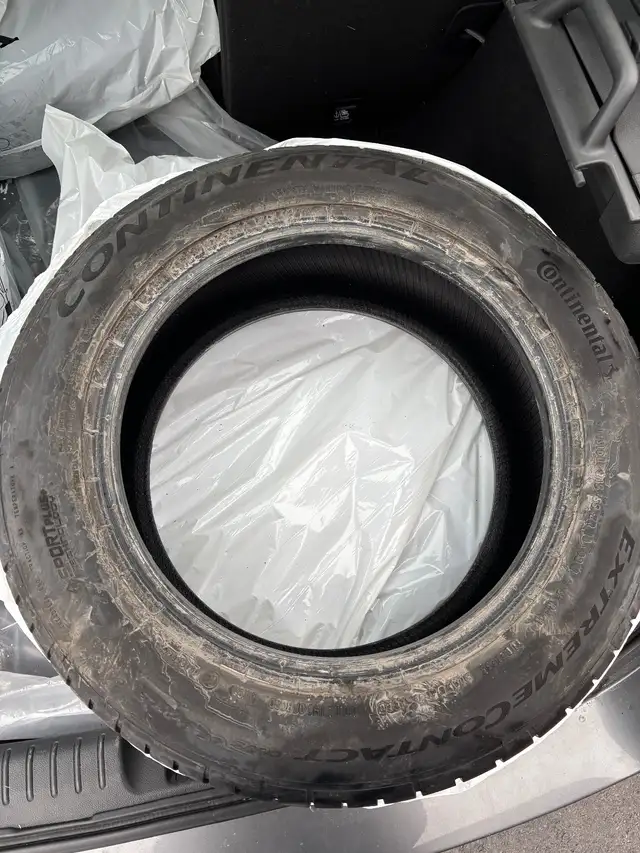 CONTINENTAL EXTREME CONTACT DWS06 PLUS  Tire Set (215/55R16) in Tires & Rims in Ottawa - Image 2