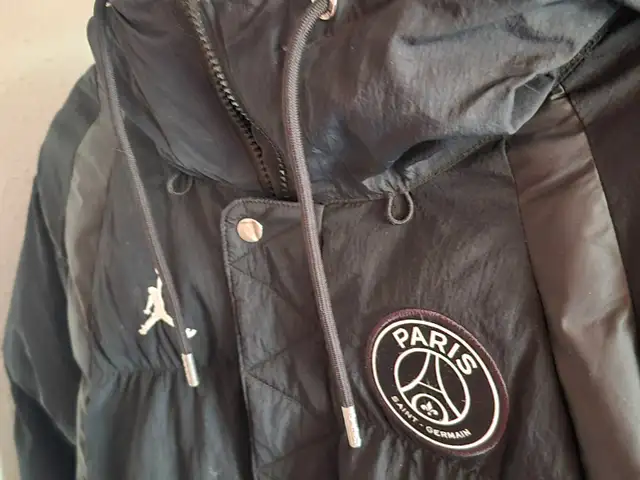 Nike PSG Jordan pairs winter coat size s loose fit in Men's in Charlottetown - Image 5