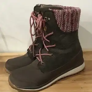 Salomon winter boots womens size 6, View more