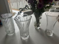 4 glass flower vases 