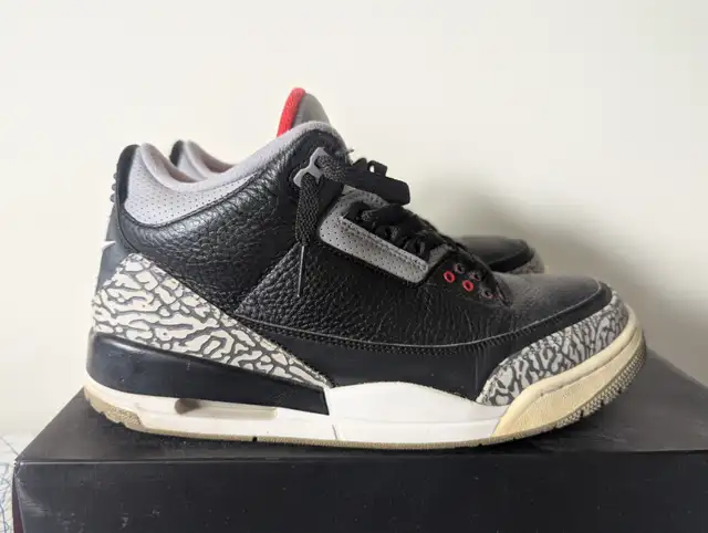 WORN - JORDAN 3 BLACK CEMENT SIZE 10.5 in Men's Shoes in Oshawa / Durham Region - Image 6