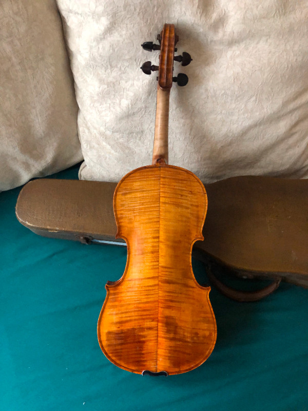 Vintage German Amati/Guarneri model violin in String in City of Toronto - Image 2